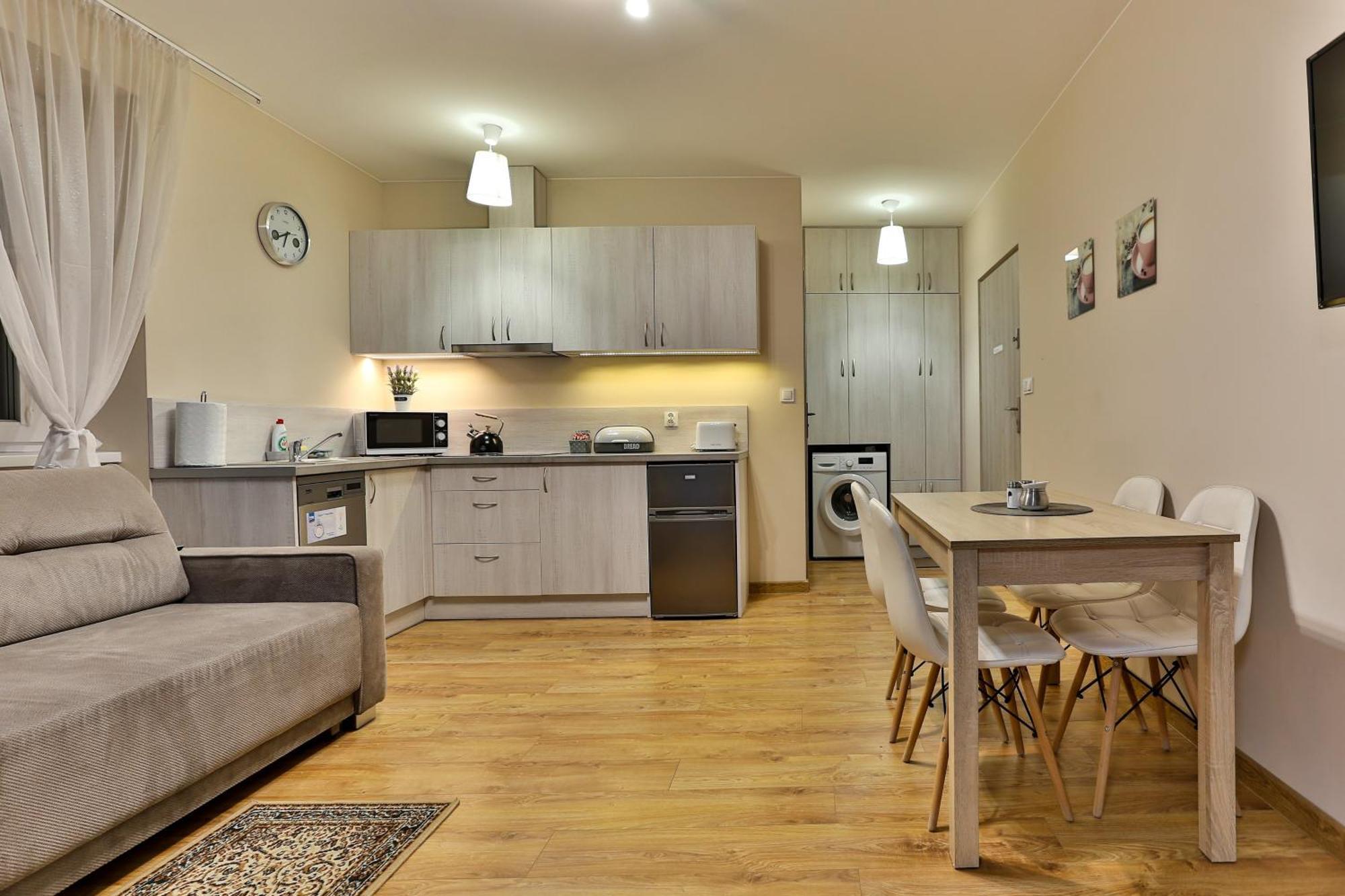Apartamenty Kombi Нови Тарг Екстериор снимка