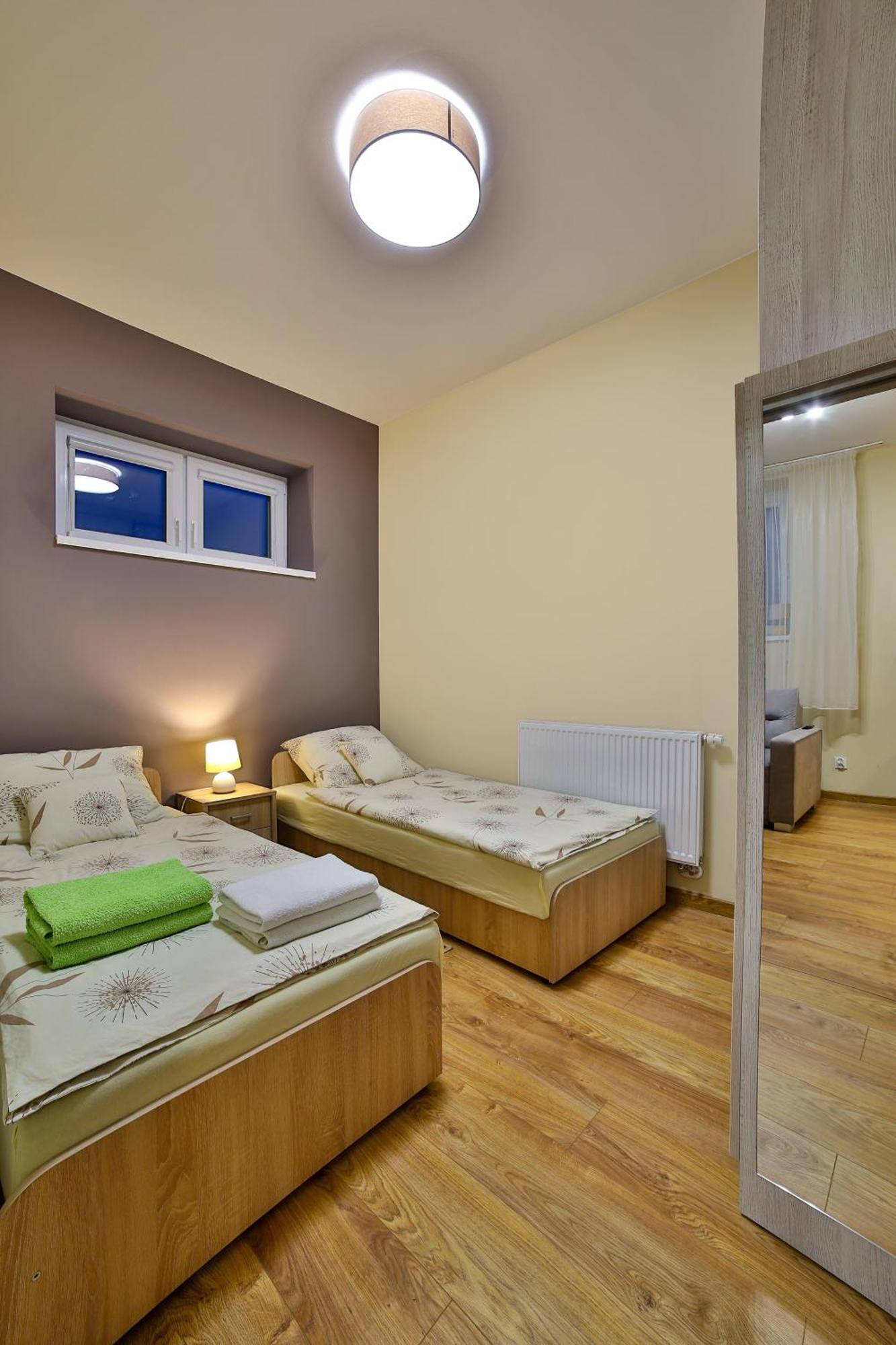 Apartamenty Kombi Нови Тарг Екстериор снимка