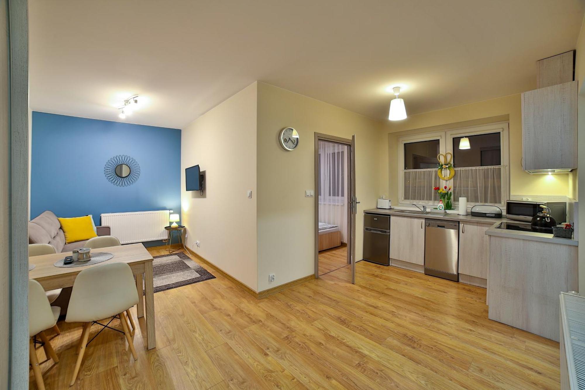 Apartamenty Kombi Нови Тарг Екстериор снимка